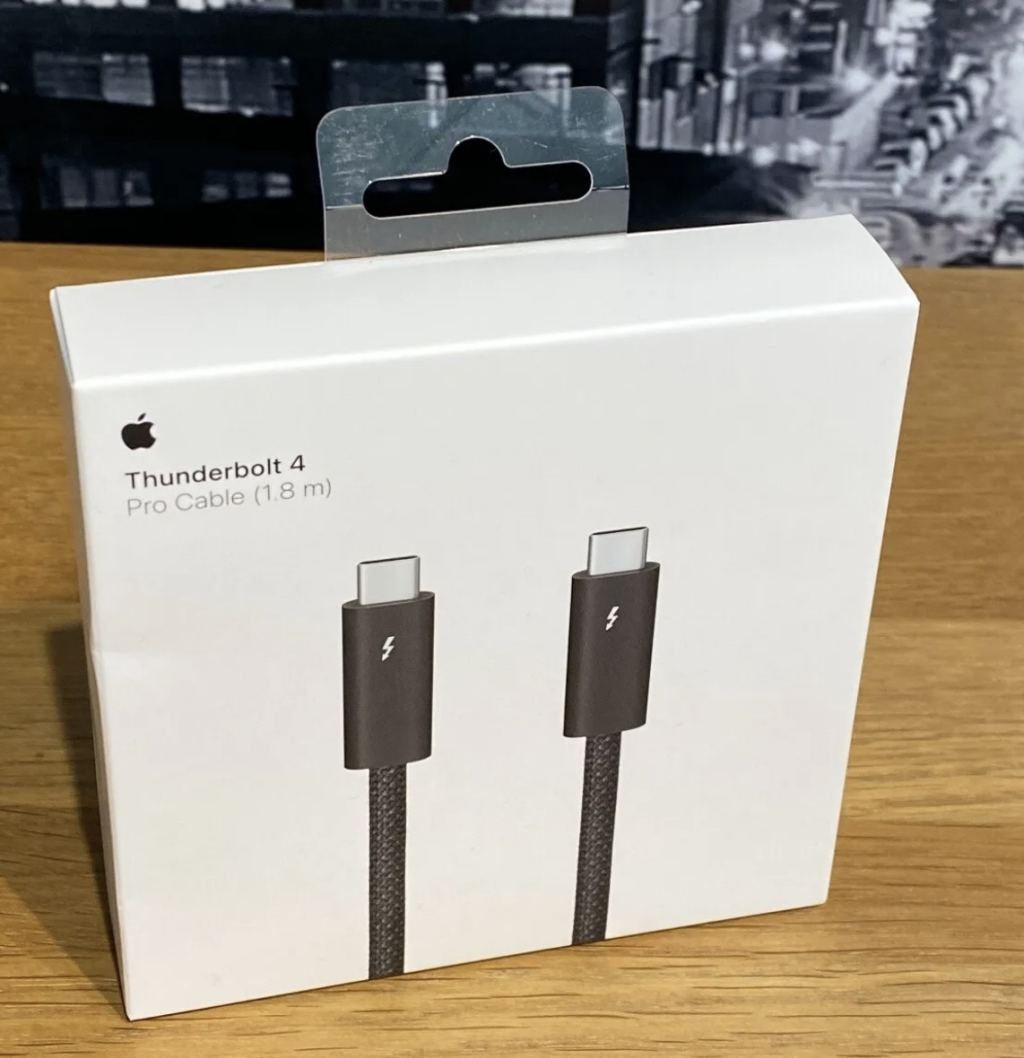 RnB-world.com - Кабель формата Thunderbolt 4